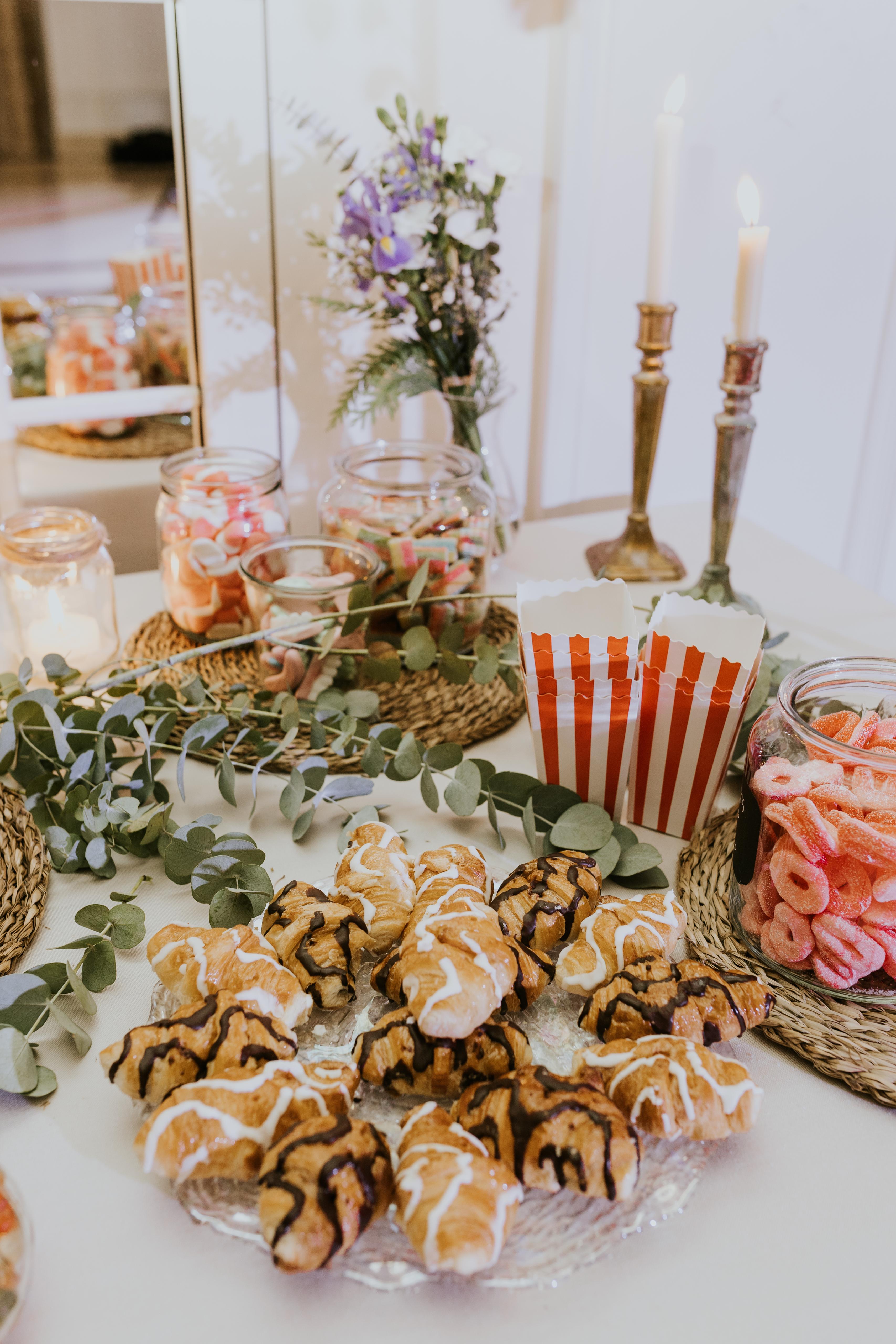 Mesa dulce con donuts