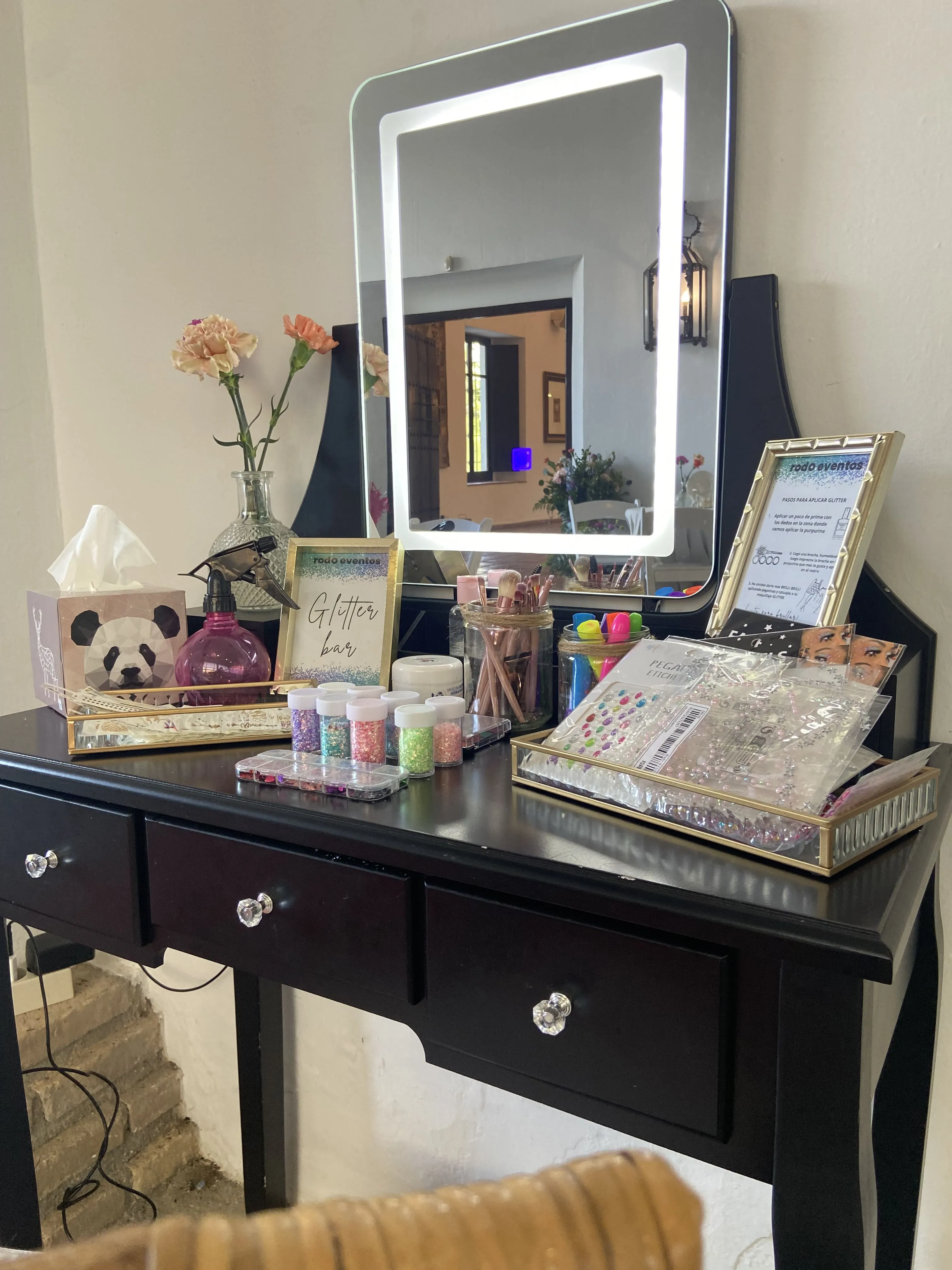 Maquillaje glitter para invitada