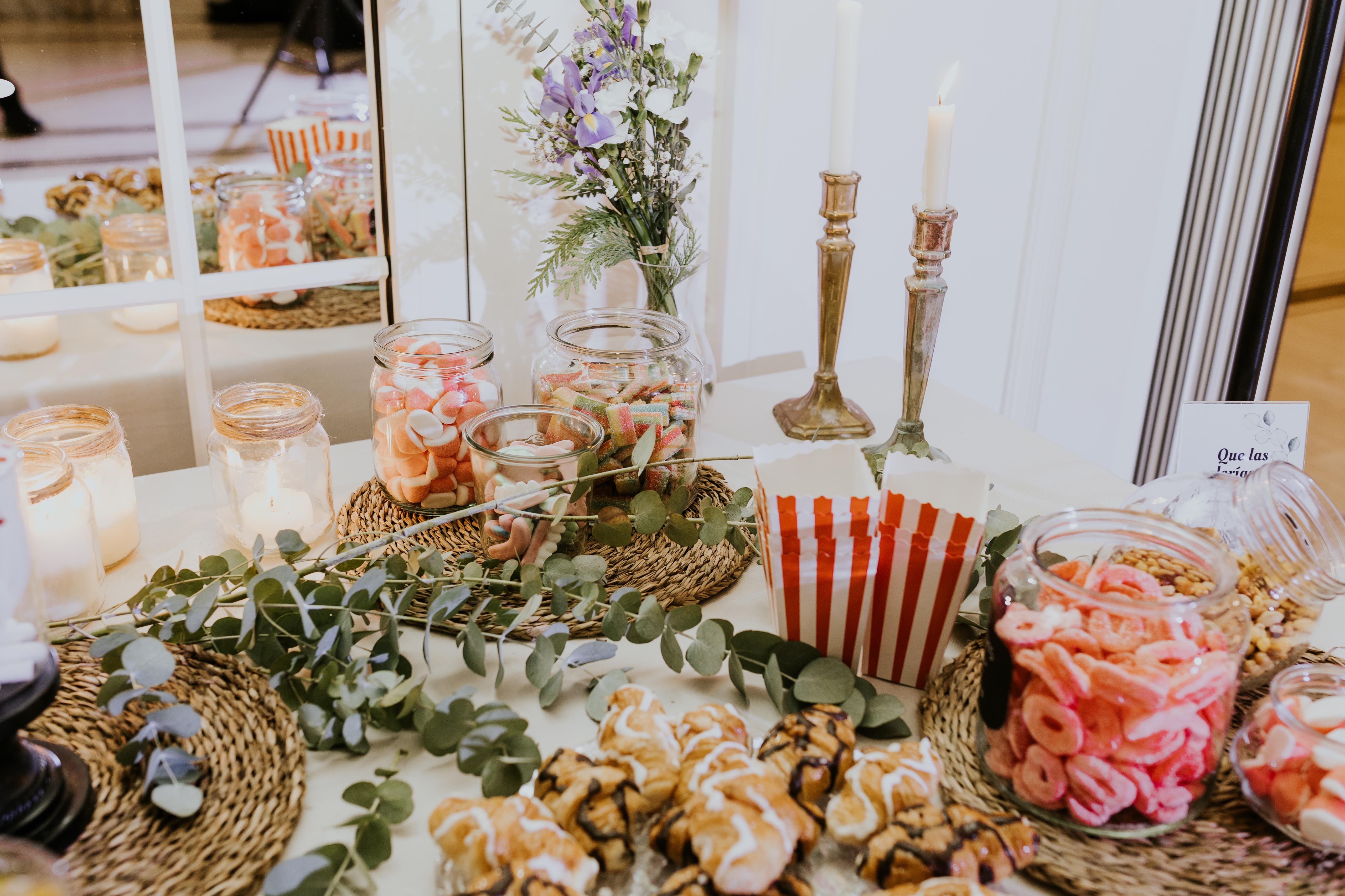 Mesa de postres elegante